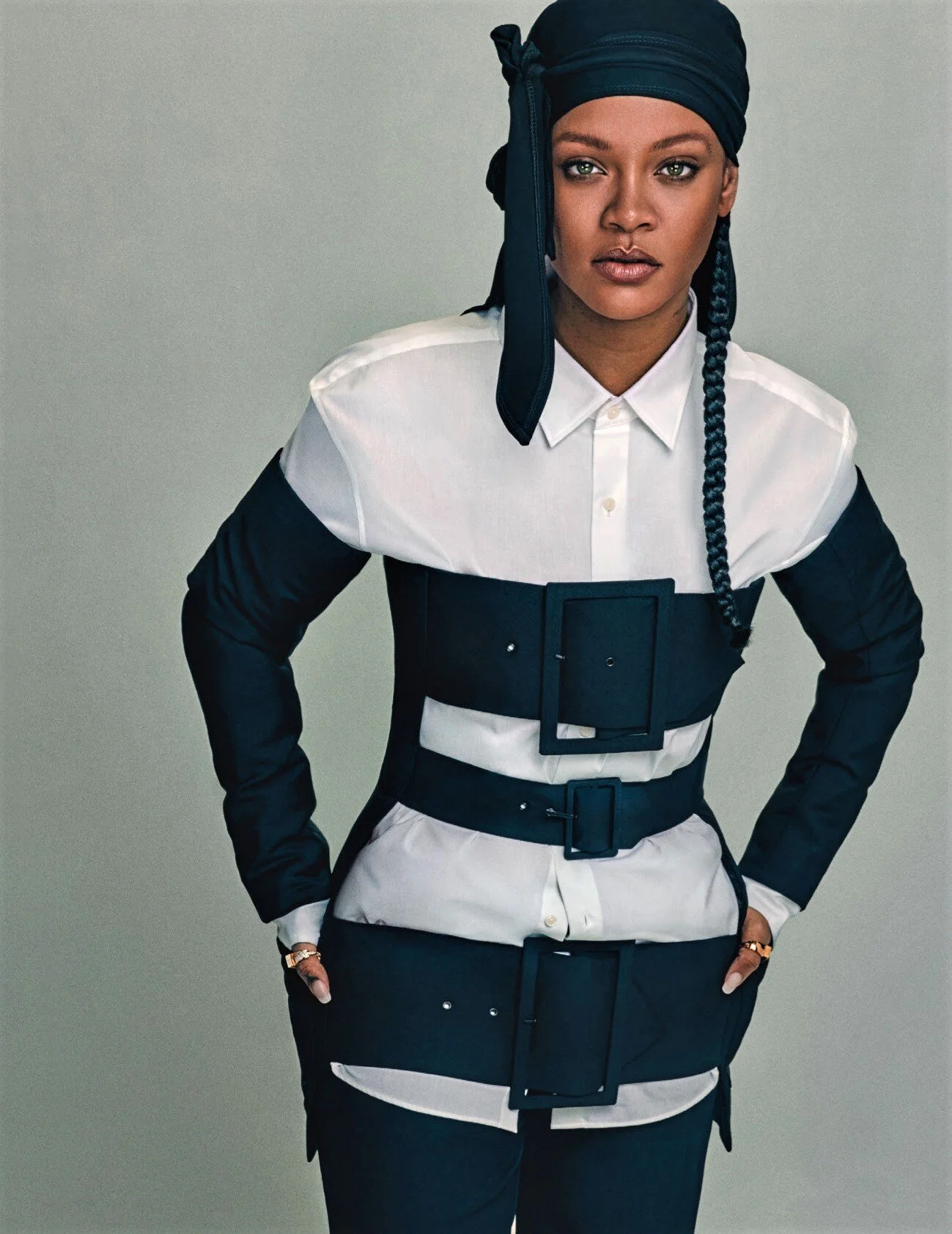 女性情報誌 Vogue UK May 2020 Rihanna Rihanna UK Vogue May 2020 - theFashionSpot